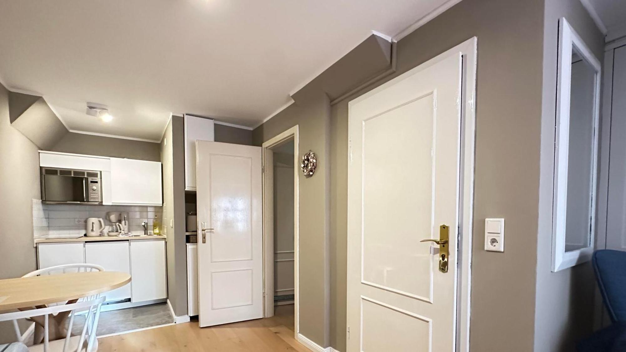 Apartment Back *